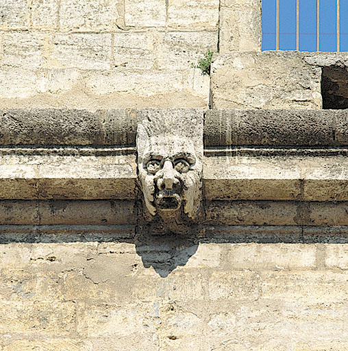 Gargouille à mascaron.