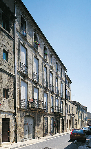 Façade principale sur la rue.