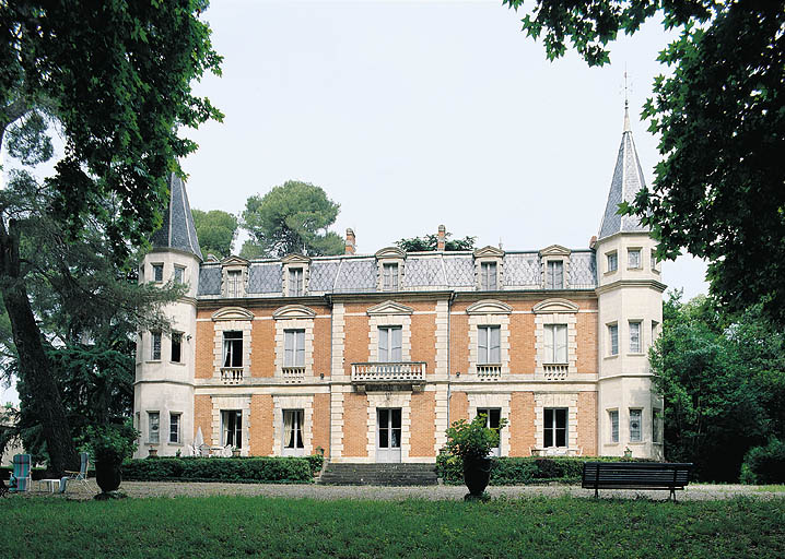 Façade principale sur le parc.