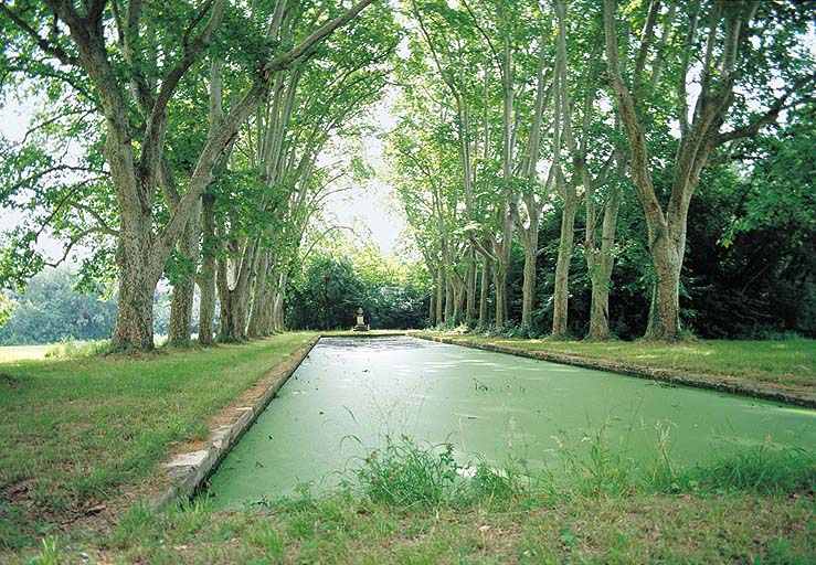 Ancien vivier, vue prise depuis le château.