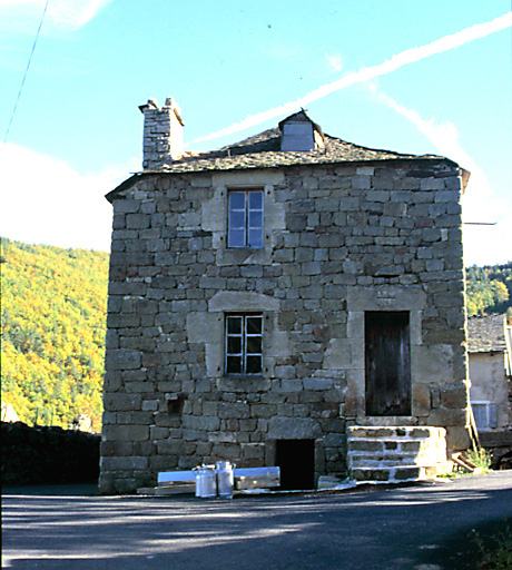 Deuxième logis situé à l'extrémité ouest de la grange-étable.