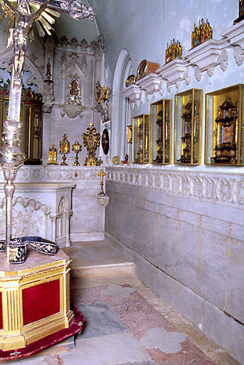 Vue d'ensemble de la chapelle des reliques.