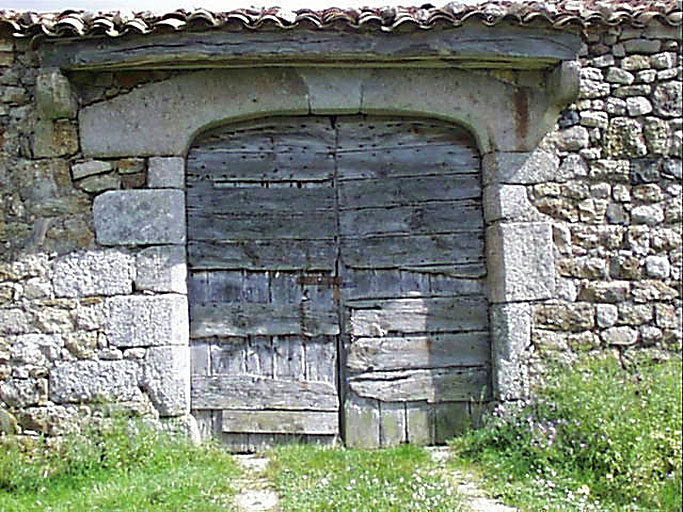 Détail de la porte charretière de la grange