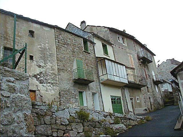 Vue d'ensemble. Façades principales.