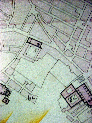 'Perpignan'. Plan manuscrit en couleurs, par Christophe Rousselot directeur des Fortifications, le 14 novembre 1691. Détail du découpage de l'enclos du couvent et situation de l'église et du cloître dans une échelle approximative.