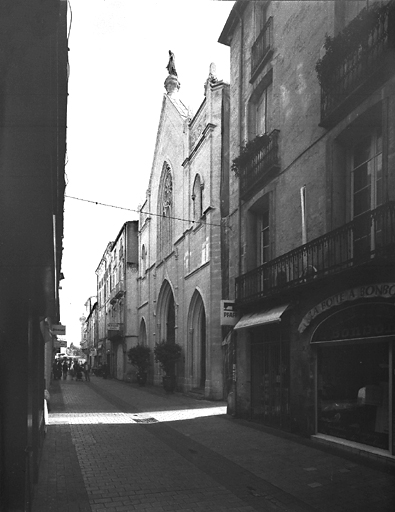 Chapelle des pénitents bleus, 1845. Façade principale sur la rue des Etuves.