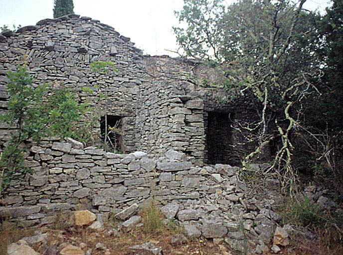 Vue d'ensemble du maset et de la capitelle