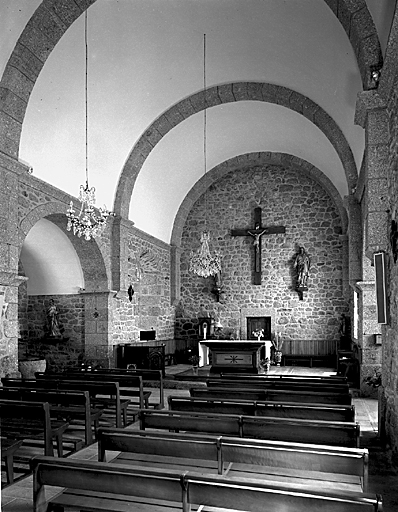 Vue d'ensemble de la nef et du choeur