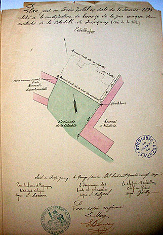 'Plan joint au procès-verbal en date du 15 janvier 1896 relatif à la modification du bornage de la zone unique des servitudes de la Citadelle de Perpignan (côté de la ville)', dessin à la plume sur papier avec rehauts de couleur, par F. Cutzach Ingénieur des Ponts et Chaussées, 15 janvier 1896.