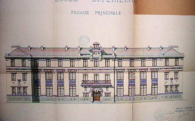 'Ville de Perpignan. Ecole Supérieure [de garçons]. Façade principale', élévation, dessin à la plume sur papier avec rehauts de couleurs, par Léon Baille architecte de la ville, 15 novembre 1895.