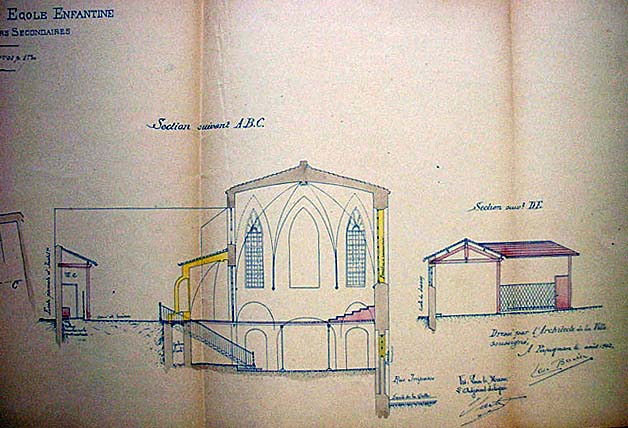 'Perpignan. Aménagement d'une Ecole enfantine annexée aux Cours Secondaires [de jeunes filles]', plan et coupe, dessin à la plume sur papier avec rehauts de couleurs, par Léon Baille, 06 août 1902. Détail. Section suivant A.B.C. et section suivant D.E.