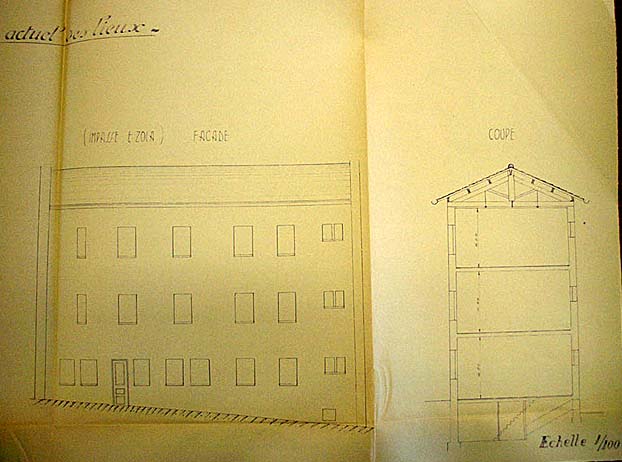 'Perpignan. Projet complémentaire pour l'agrandissement de l'Internat du Collège de Jeune Filles : plans des travaux exécutés, état actuel des lieux', plans, élévation et coupe, dessin à la plume sur papier, n.s., 10 avril 1939. Détail. Elévation et coupe.