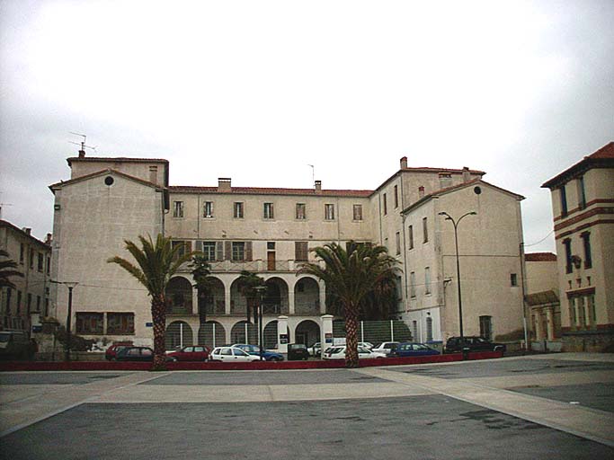 Façade principale.