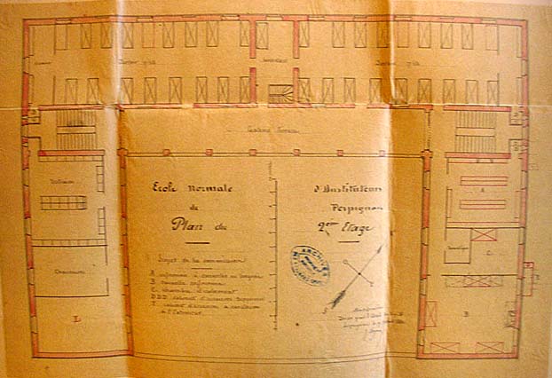 'Ecole Normale d'Instituteurs de Perpignan', plan du 2ème étage, encre sur papier avec rehauts de couleur, par Vignol, 9 février 1882.