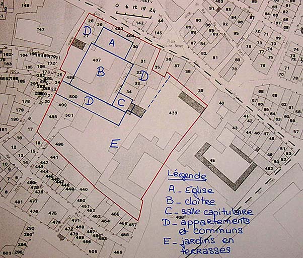 Restitution sur le cadastre de 1975 de l'emprise et des grandes structures du couvent Saint-Sauveur tel qu'il apparaît sur le plan du XVIIIe siècle.