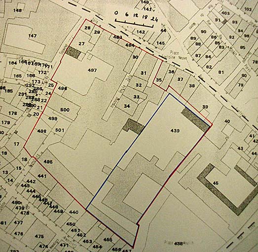 Restitution sur le cadastre de 1975 de l'emprise de l'Ecole normale de garçons au moment de sa création. En rouge, l'emprise de l'ancien couvent Saint-Sauveur.