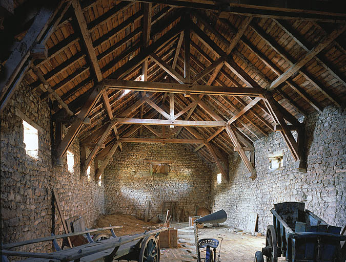 Vue d'ensemble de la grange