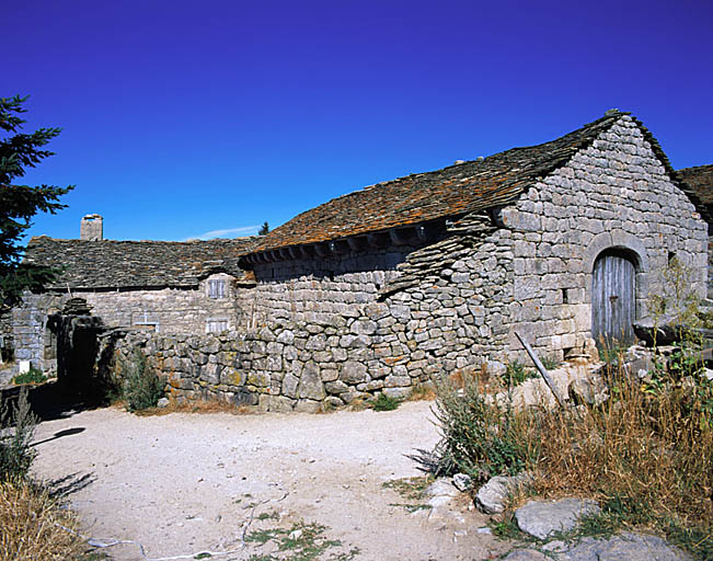 Vue d'ensemble prise de l'est.