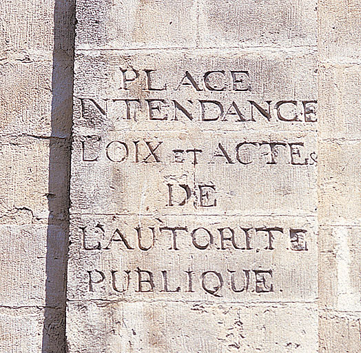 Inscription : nom de rue.