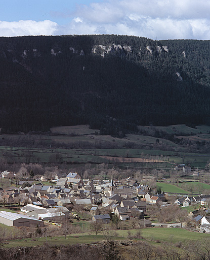 Vue du village prise du nord-est.