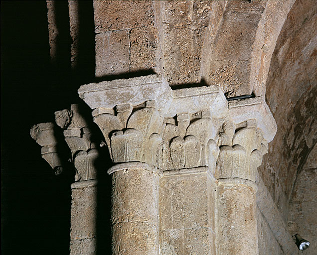 Support nord-ouest de la croisée du transept ; détail des chapiteaux.