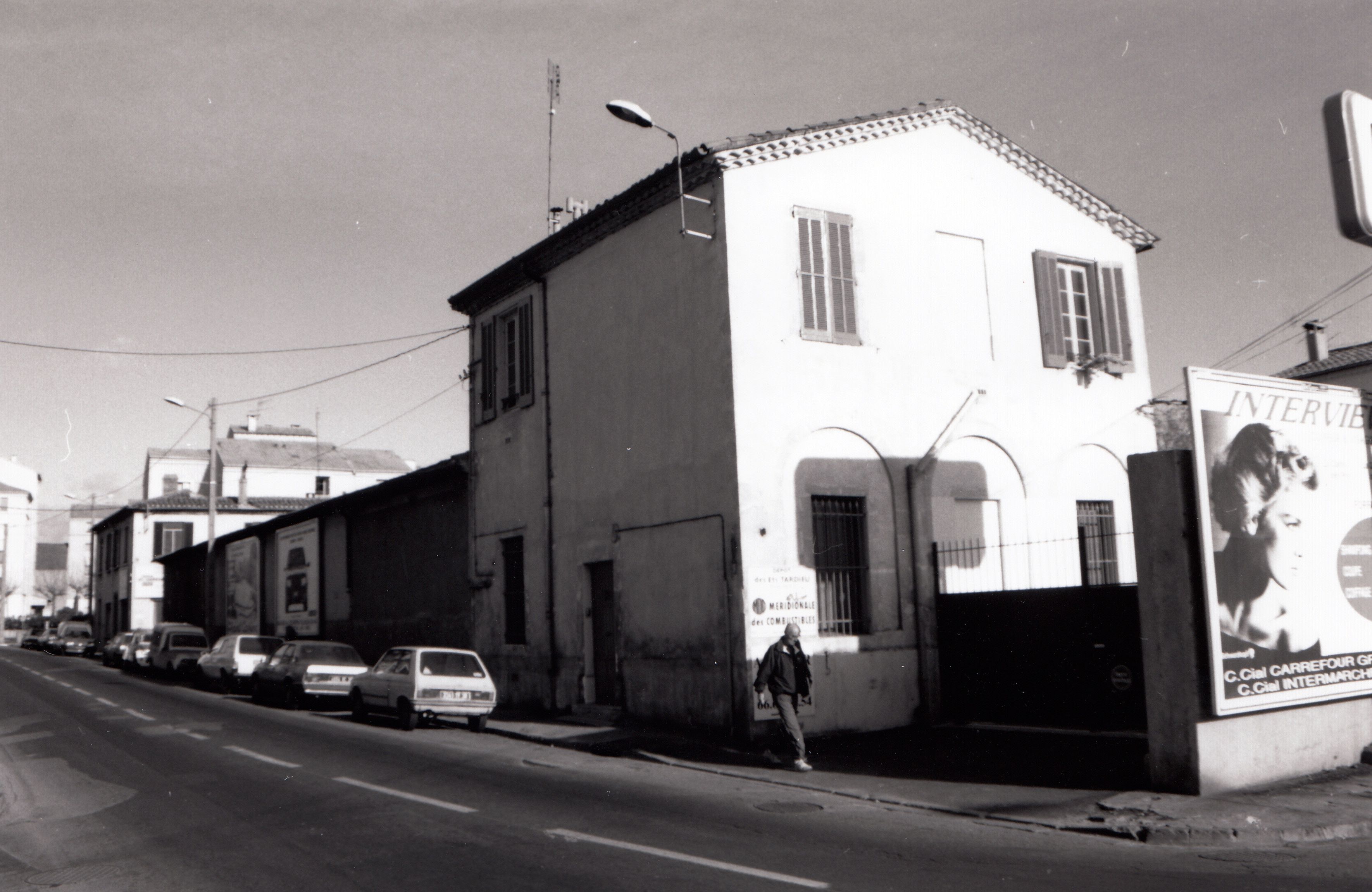 maison sud-ouest et entrée de la cour