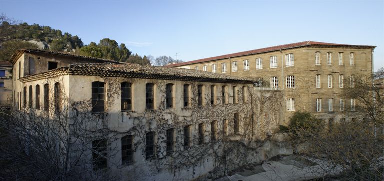 Vue d'ensemble de la manufacture, depuis le sud-ouest.