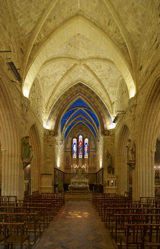 Vue intérieure vers le choeur