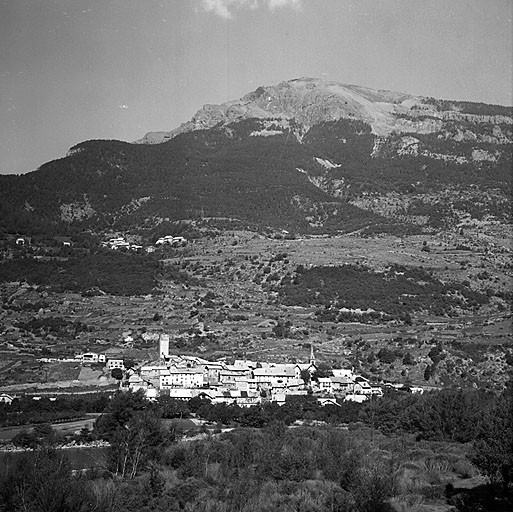 Donjon dit Tour de Saint-Clément ou Tour Sarrazine