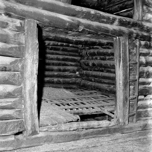 La grange, niveau supérieur. Vue intérieure.
