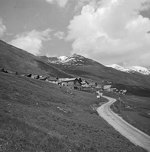 Fontgillarde. Vue d'ensemble prise de l'ouest. ; Vue d'ensemble prise de l'ouest.