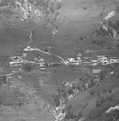 Vue d'ensemble prise de l'ouest.