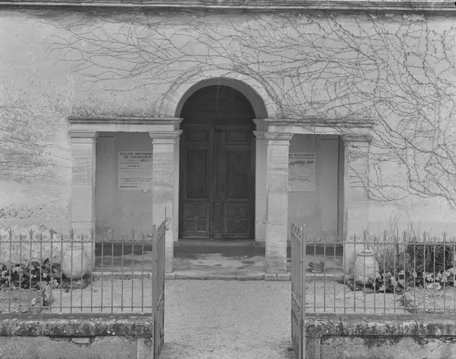 Façade antérieure, vue de l'entrée.