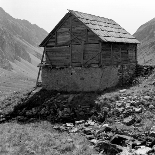 Le Vallon. Chalet d'alpage parcelle 181. Vue d'ensemble prise de l'ouest.