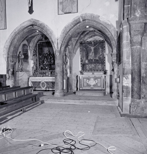 Nef. Deuxième travée. Côté nord. Chapelle. Vue d'ensemble.