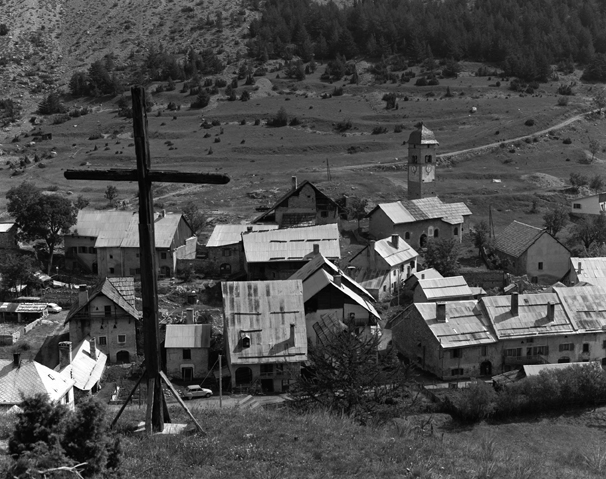 Vue de situation prise du nord.