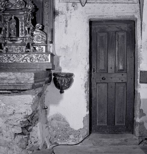 Choeur. Côté est. Porte de la sacristie. Vue d'ensemble.