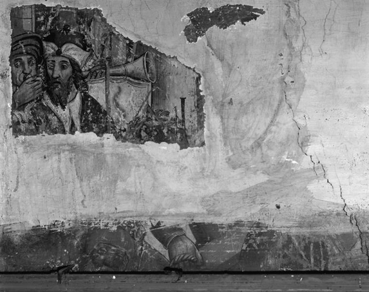 Côté gauche de l'arc-triomphal. Vestiges de la montée au Calvaire.