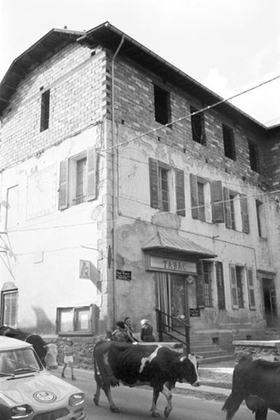 Vue partielle depuis la Grand Rue en 1976.