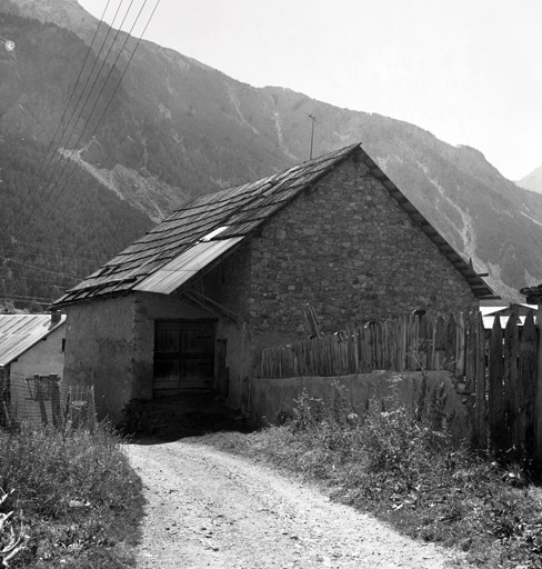 Pra Premier. Ferme parcelle 407. Vue de volume prise du nord-ouest. Cette partie correspond à la grange.