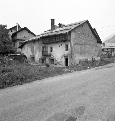 Le Rosier. Ferme parcelle 270. Vue d'ensemble prise du sud-est.
