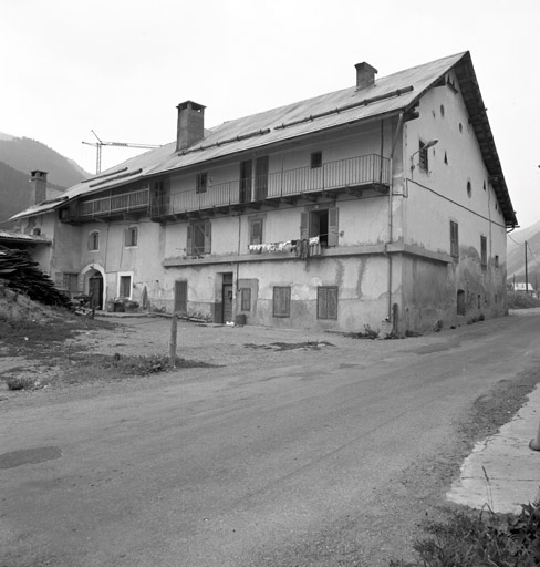 Le Rosier. Maisons parcelles 282-281. Façades antérieures sud.