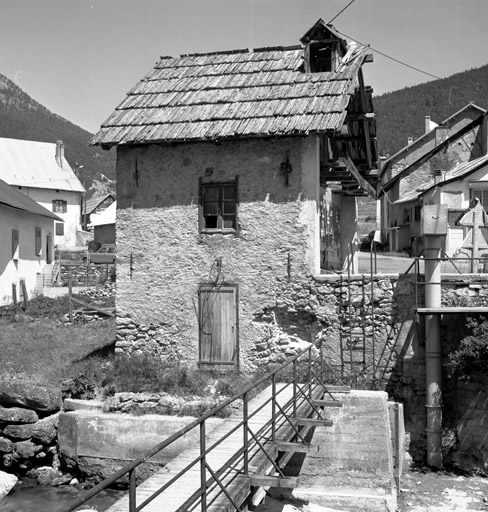 La Vachette. Ferme parcelle 354. Façade latérale ouest.