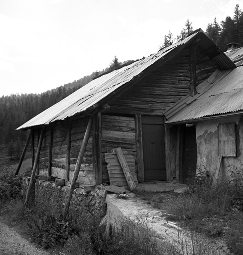 Chalets de Granon ; Granon. Chalet parcelle 129. Vue de volume prise du nord-ouest.