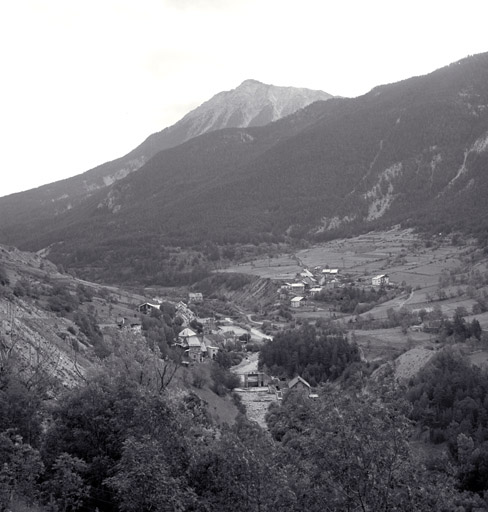 Le Fontenil ; l'Envers du Fontenil. Vue de situation prise du nord. ; Vue de situation prise du nord.