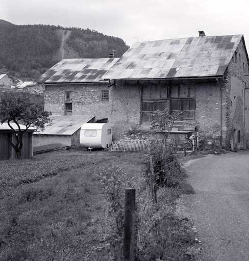 Maison 270-271. Façade nord, entrée des granges.
