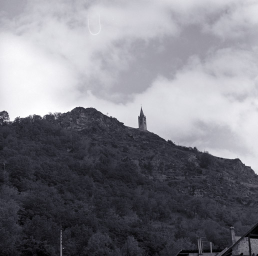 Vue de situation prise de la vallée.