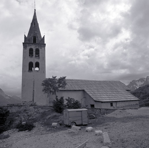 Façade nord. Vue d'ensemble.