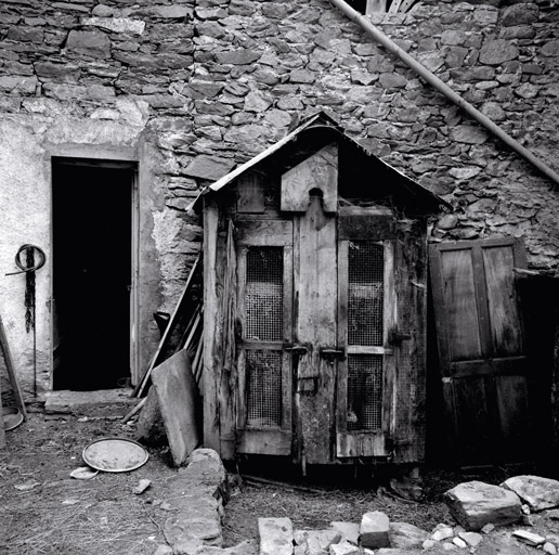 Le Pinet. Parcelle 210. Clapier.