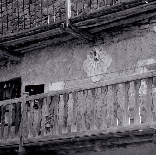Puy-Richard. Parcelle 463. Façade sud. Cadran solaire.